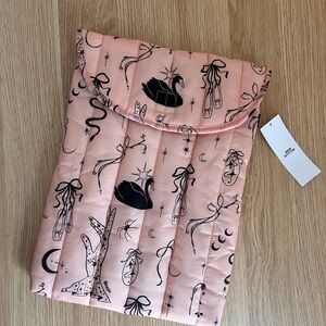BAGGU 16” Puffy Laptop Sleeve Ballet Icons Pink